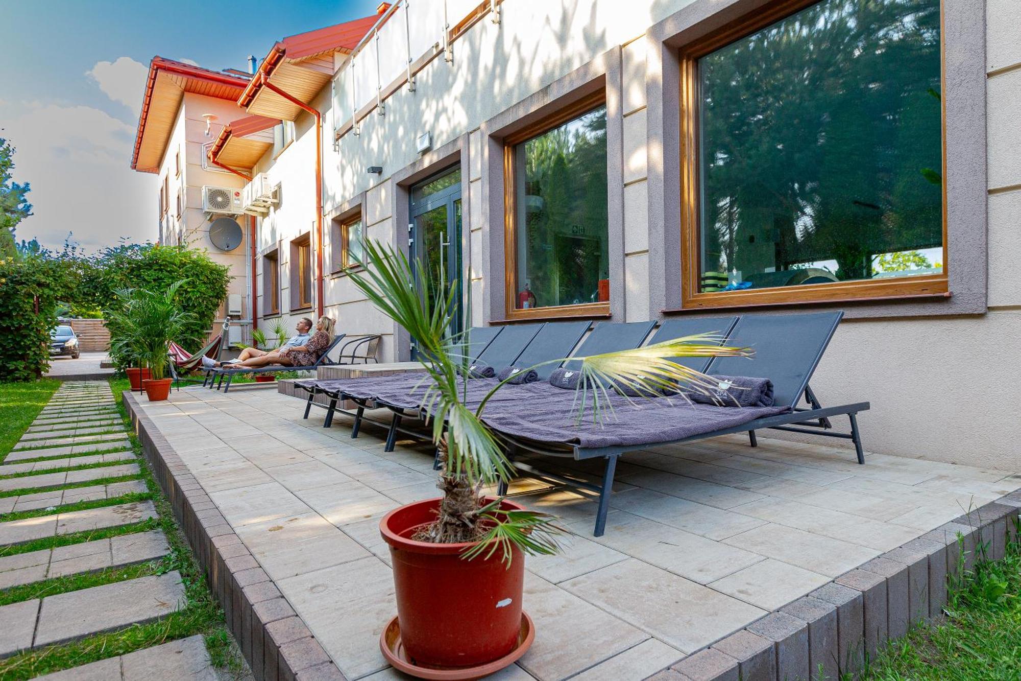 Medical Spa Kwiatowa Leczyca Exterior foto