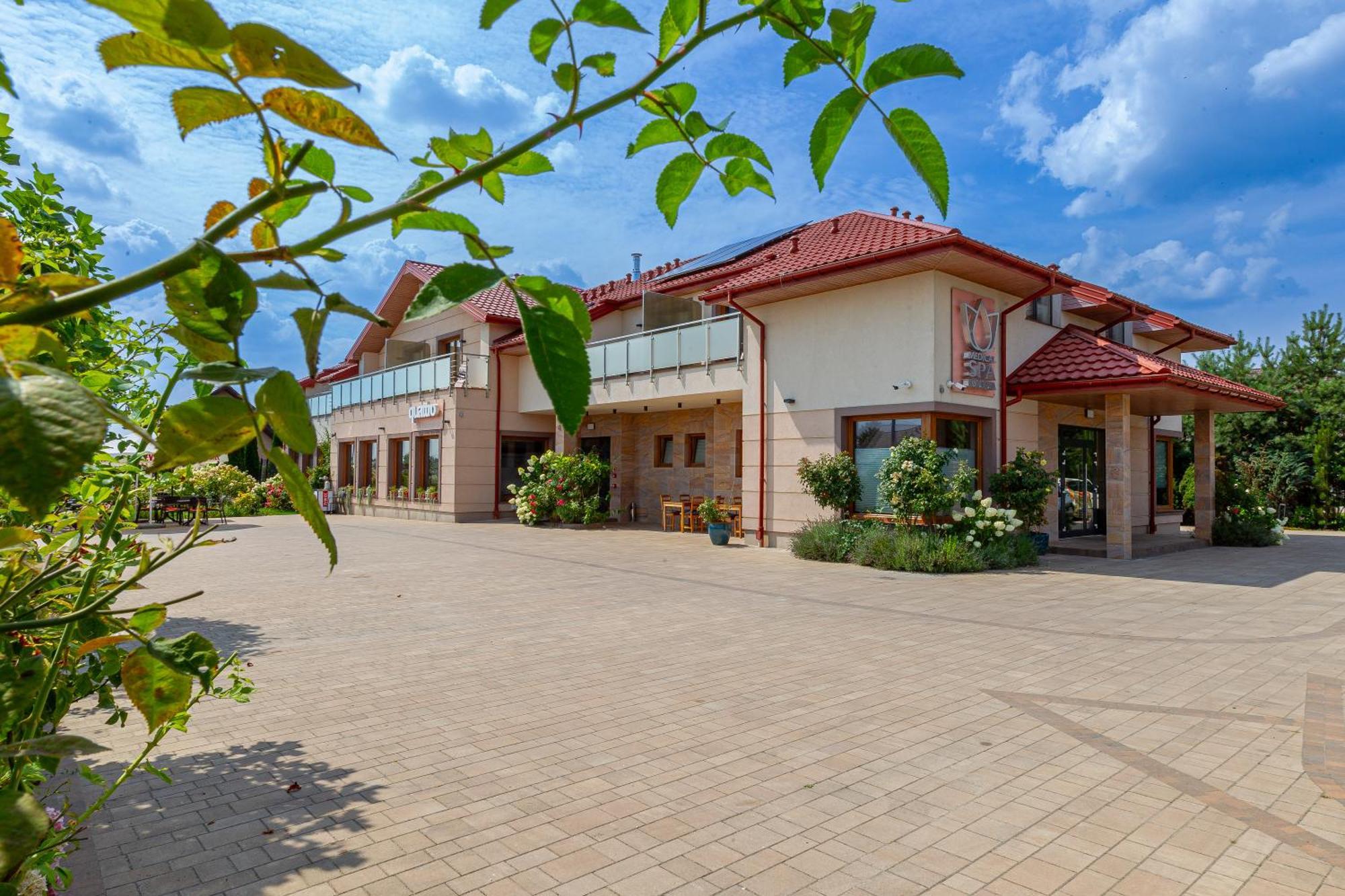 Medical Spa Kwiatowa Leczyca Exterior foto